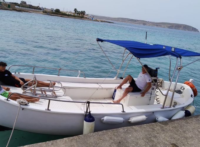 Private Boat Rental around Comino and Blue Lagoon – 4 Hrs – Boat Charter Malta #253